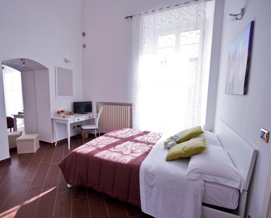 Bed and Breakfast Dimora De Brado Трани Экстерьер фото