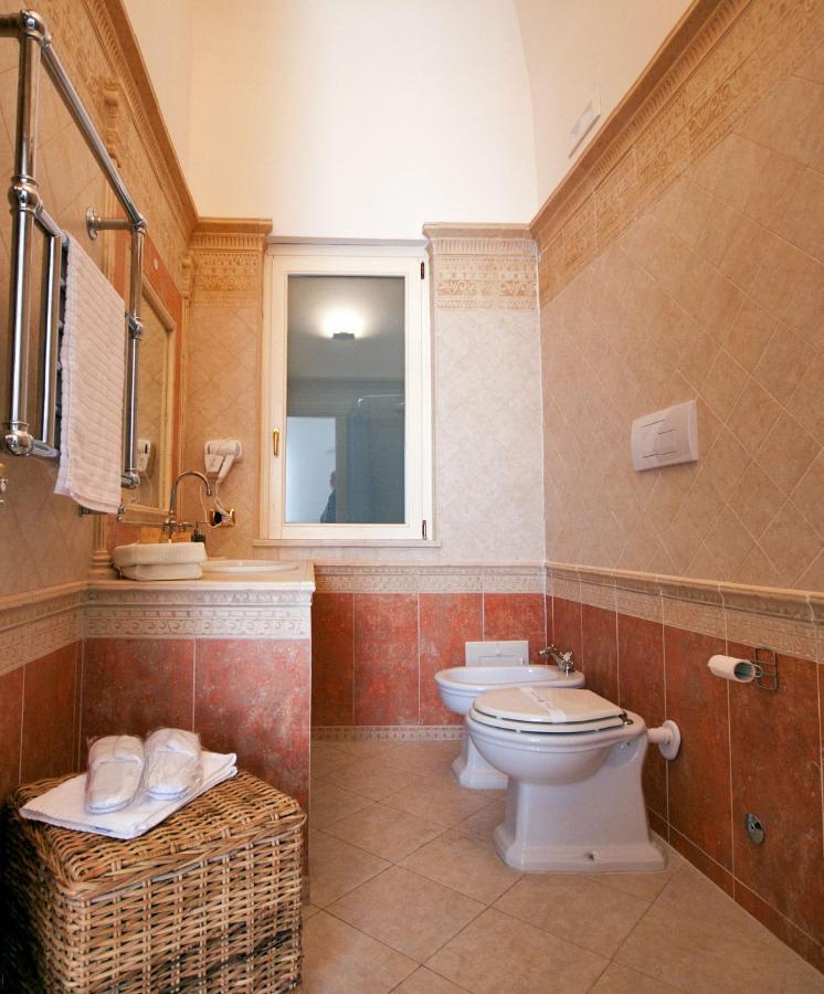 Bed and Breakfast Dimora De Brado Трани Экстерьер фото