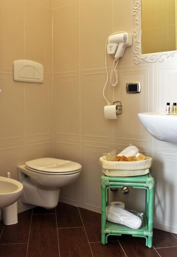 Bed and Breakfast Dimora De Brado Трани Экстерьер фото