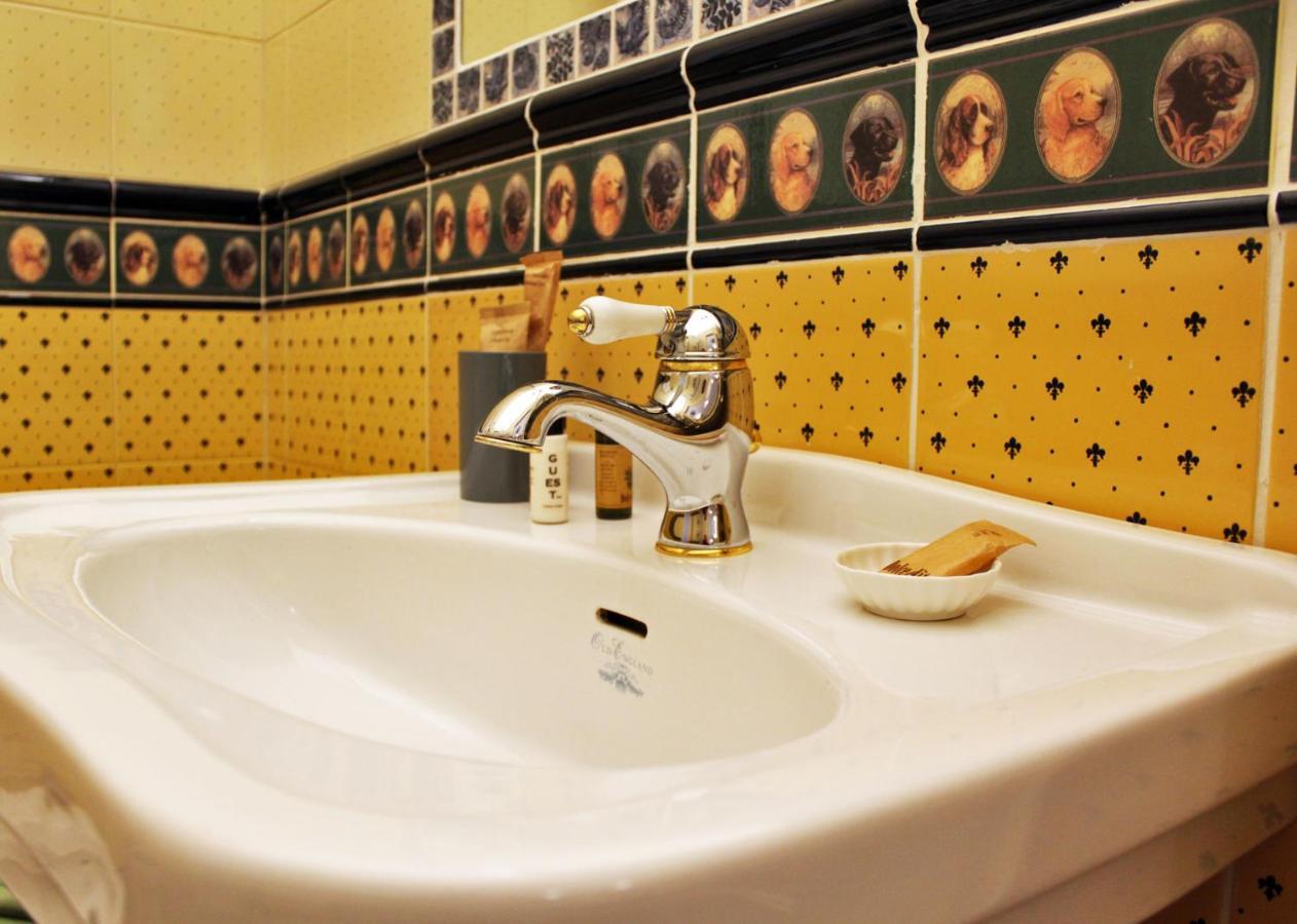 Bed and Breakfast Dimora De Brado Трани Экстерьер фото