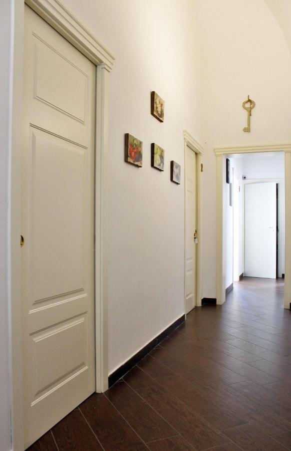 Bed and Breakfast Dimora De Brado Трани Экстерьер фото